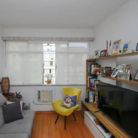 Buy this 2 bed apartment on Rua das Laranjeiras 462 in Laranjeiras, Rio de Janeiro - RJ