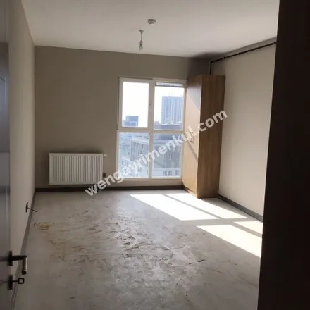 Rent this 3 bed apartment on Misafir Araç Park Alanı in Kristalşehir, 34522 Esenyurt