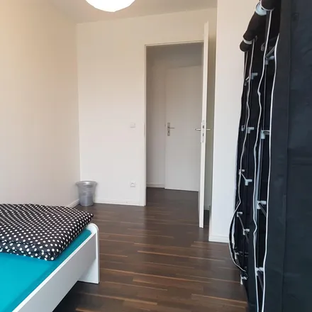 Rent this 7 bed room on Wilmersdorfer Straße 133 in 10627 Berlin, Germany