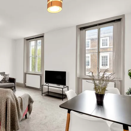 Rent this 2 bed apartment on 30 Chilworth Street in London, W2 6DT