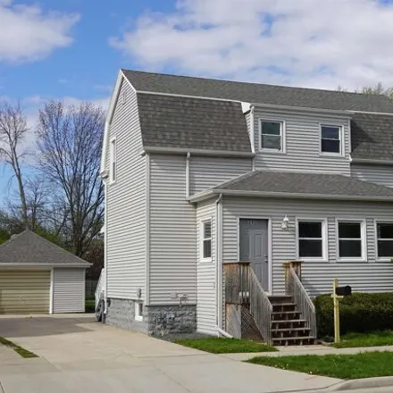 Buy this 3 bed house on 247 East Cotton Street in Fond du Lac, WI 54935