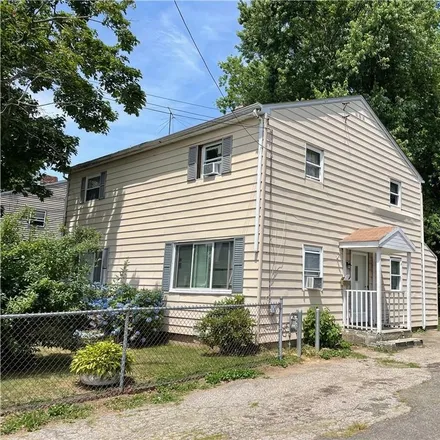 Buy this 2 bed duplex on 646 Columbus Avenue in Stratford, CT 06615