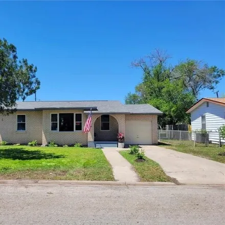 Buy this 3 bed house on 417 South Wanda Drive in Kingsville, TX 78363
