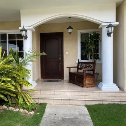 Rent this 5 bed house on unnamed road in Palmera Del Este, Juan Díaz