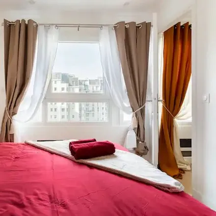 Rent this 2 bed apartment on 64 Avenue d'Ivry in 75013 Paris, France