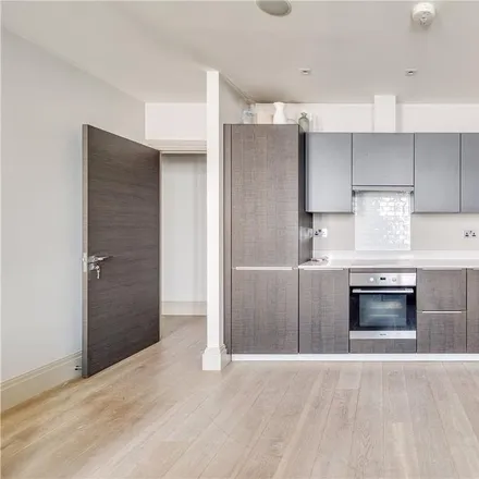 Rent this 2 bed apartment on Mulberry House in 583 Fulham Road, London