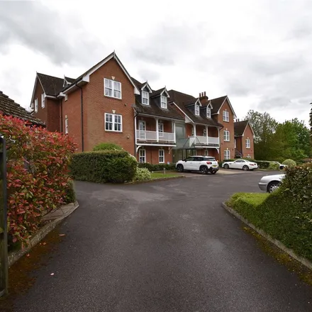 Image 6 - Crondall House, Leaden Vere, Long Sutton, RG29 1TS, United Kingdom - Apartment for rent
