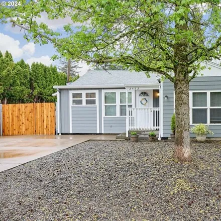 Buy this 3 bed house on 2453 Simpson Street Southeast in Salem, OR 97301