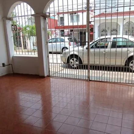 Buy this 3 bed house on Calle Distrito Poza Rica in Fraccionamiento José Pages Llergo, 86120 Villahermosa
