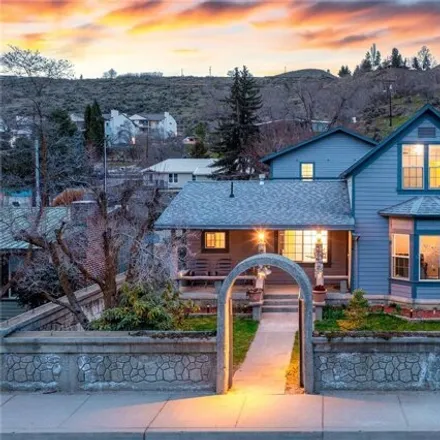 Buy this 7 bed house on West Campbell Avenue in Chelan, Chelan County