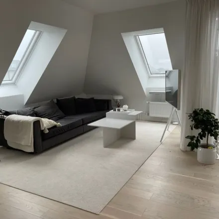 Rent this 3 bed apartment on Sofia matbutik in Folkungagatan, 116 32 Stockholm