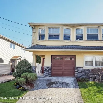Buy this 4 bed house on 478 Watchogue Road in New York, NY 10314