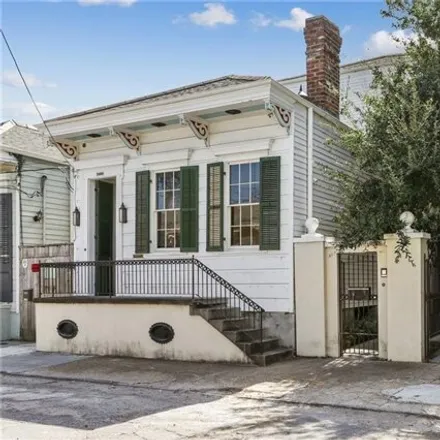 Image 2 - 2462 Burgundy Street, Faubourg Marigny, New Orleans, LA 70117, USA - House for rent