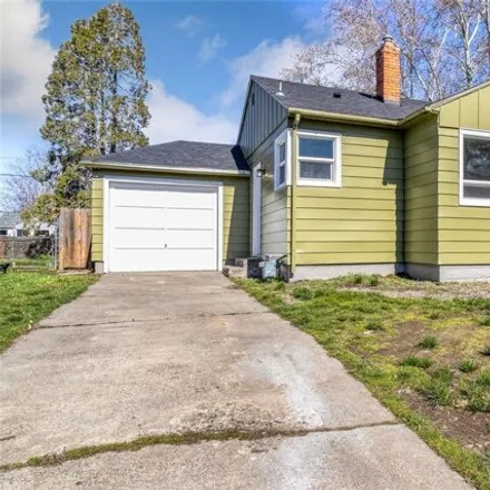 Buy this 3 bed house on 1527 Portland Avenue in Walla Walla, WA 99362