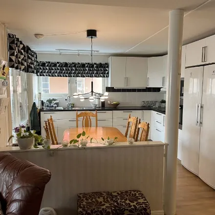 Rent this 3 bed apartment on Klostergatan 45C in 582 27 Linköping, Sweden