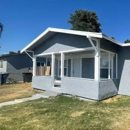 Buy this 2 bed house on 786 28th Street in Bakersfield, CA 93301