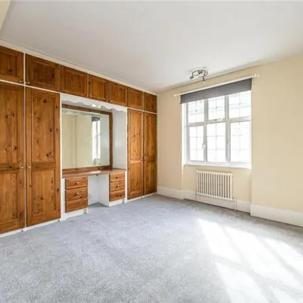 Image 5 - Kenton Court, 356 Kensington High Street, London, W14 8NS, United Kingdom - Apartment for sale