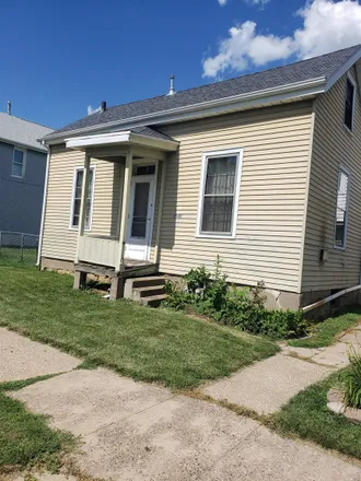 Buy this 3 bed house on 2540 Jackson Street in Dubuque, IA 52001