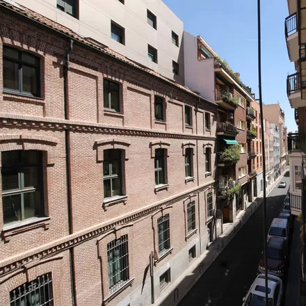Image 4 - Calle de Garcilaso, 13, 28010 Madrid, Spain - Room for rent