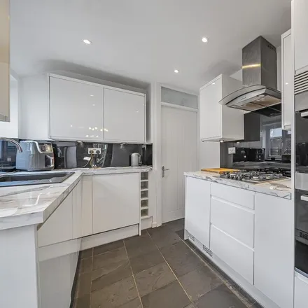 Rent this 3 bed house on Black Horse in Crofton Road, London
