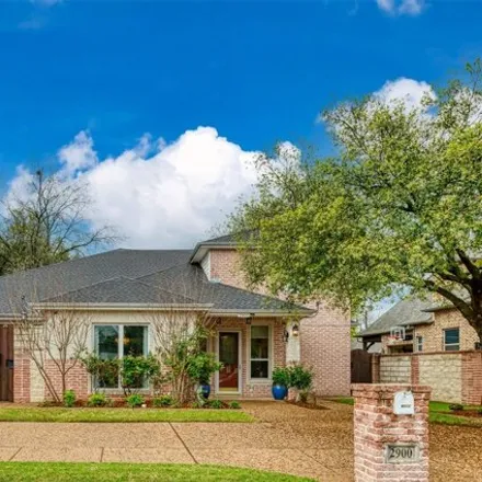 Buy this 4 bed house on 2105 Mistletoe Court in Pantego, Tarrant County