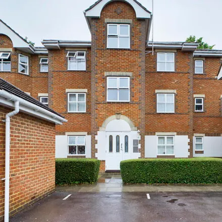 Buy this 2 bed apartment on Regent Court in Basingstoke, RG21 4HP