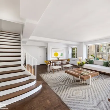 Image 1 - 1025 5th Avenue, New York, NY 10028, USA - Apartment for sale