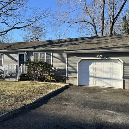 Rent this 4 bed house on Midstreams Elementary School in Orion Drive, Brick Township