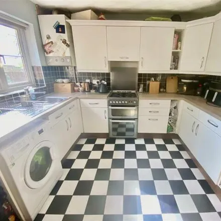 Image 3 - Forge Road, Southsea, LL11 5RR, United Kingdom - Duplex for sale