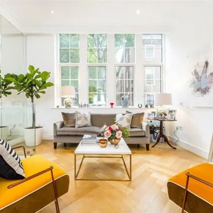 Rent this 3 bed apartment on Bennett's Yard in Westminster, London