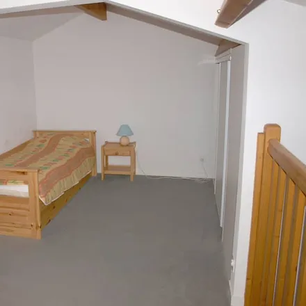 Rent this 1 bed duplex on Saint-Jean-de-Monts in 33 Rue de la Plage, 85160 Saint-Jean-de-Monts
