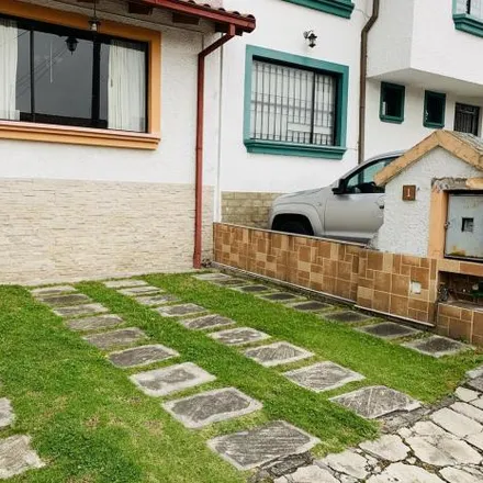 Buy this 4 bed house on Hospital Metropolitano in Espinoza N31-190, 170521