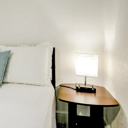 Rent this 1 bed room on FL