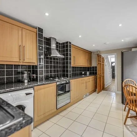 Rent this 3 bed townhouse on Hollydale Road in London, SE15 2DY
