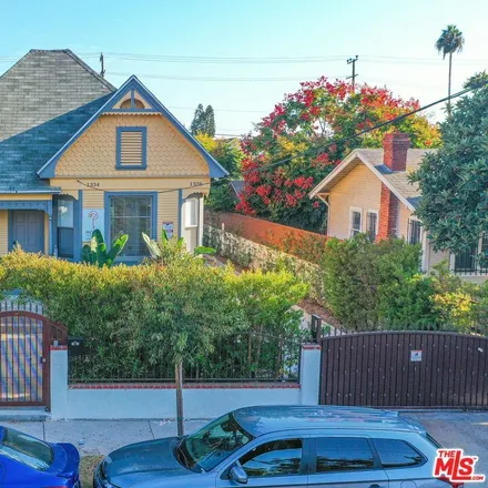 Buy this studio townhouse on 1314 West 22nd Street in Los Angeles, CA 90007