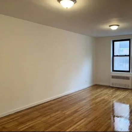 Image 4 - 108-49 63rd Avenue, New York, NY 11375, USA - Apartment for sale