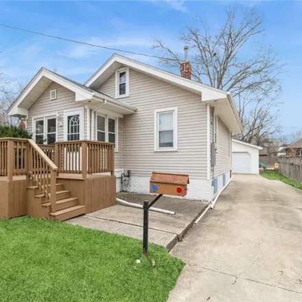 Buy this 2 bed house on 4198 Urbandale Avenue in Des Moines, IA 50310