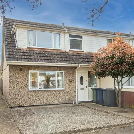 Rent this 3 bed duplex on 20 Chalfont Close in Cambridge, CB1 9NA