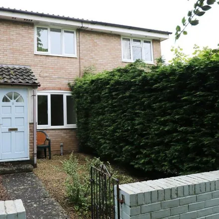 Rent this 2 bed townhouse on Cheptow Walk in Hereford, HR4 9TS