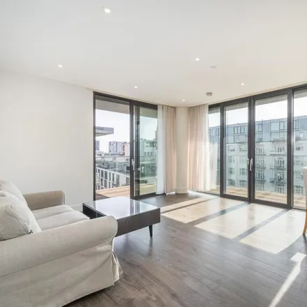Rent this 2 bed apartment on Cassia House in Piazza Walk, London