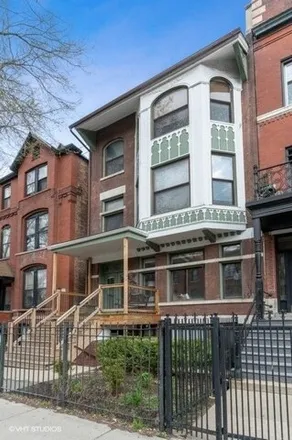 Rent this 2 bed condo on 844 West Fullerton Avenue in Chicago, IL 60614