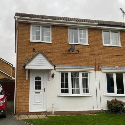 Rent this 2 bed duplex on Lower Harlings in Shotley Gate, IP9 1RQ