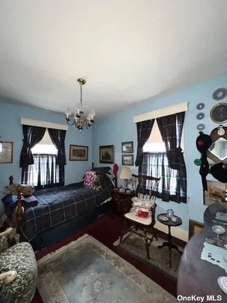 Image 3 - 166-19 27th Avenue, New York, NY 11358, USA - House for sale