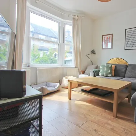 Image 3 - 81 St. James' Road, London, E15 1RN, United Kingdom - Townhouse for rent
