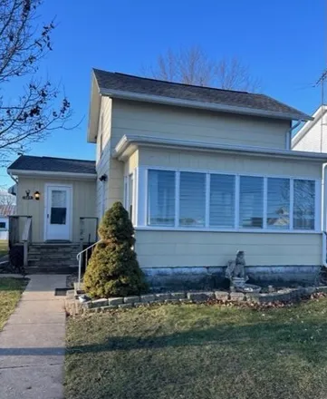 Buy this 2 bed house on 391 West Henry Street in Odell, Livingston County