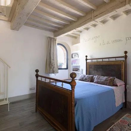 Rent this 1 bed house on Trequanda in Podere Boscarello, Strada Provinciale Trequanda Pecorile