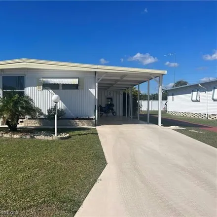 Buy this studio apartment on 2905 John L Street in Sebring, FL 33872