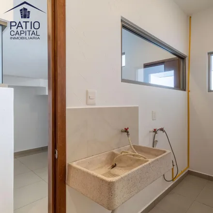 Buy this studio apartment on Privada Puerta de Jerez in Bosque de Orozuz, 52930 Ciudad López Mateos