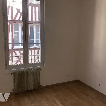 Image 3 - 20 Rue Marie Curie, 76000 Rouen, France - Apartment for rent