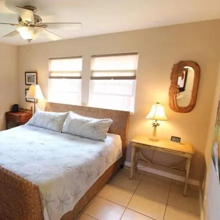 Rent this 1 bed townhouse on Paia in HI, 96779